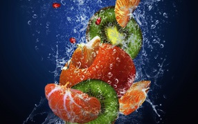 Fruit slices in water