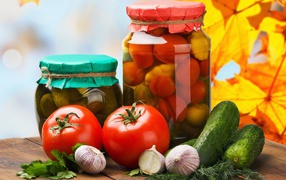 Заготовка огурцов и помидор