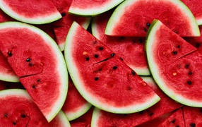The cut ​​watermelon