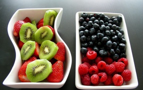 	   Kiwi and berries