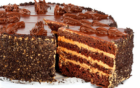 Шоколадный торт с желтым  кремом