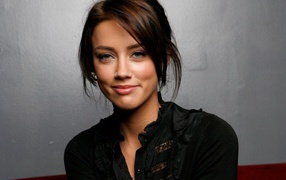 Популярная модель Эмбер Хёрд