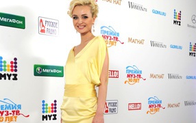 Очаровательная Полига Гагарина