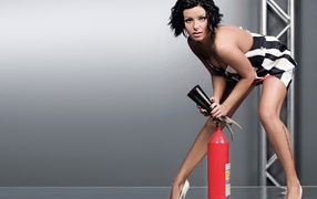 Модель и певица Юлия Волкова