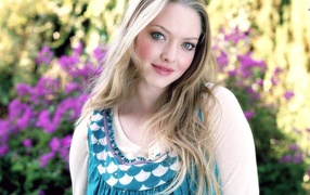 Красивая модель Аманда Сайфред