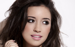 Популярная Кристиан Серратос