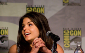 Актриса Мари Авгеропулос