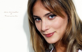 Известная модель Нора Арнезедер