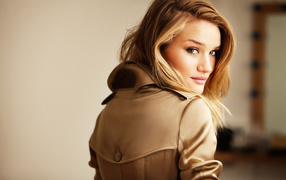 Знаменитая Роузи Хантингтон-Уайтли