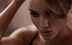 Актриса Роузи Хантингтон-Уайтли