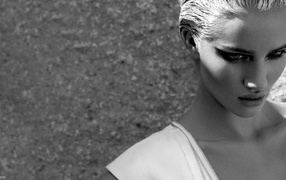 Очаровательная модель Роузи Хантингтон-Уайтли