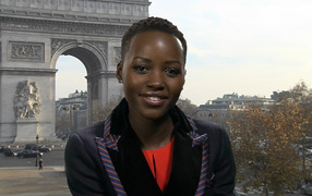 Популярная супермодель Лупита Нионго