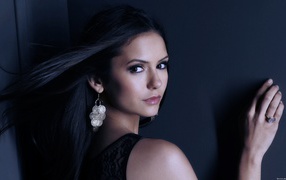 Знаменитая актриса Нина Добрев