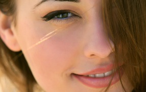 Красивые ресницы у девушки