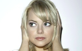 Эмма закрыла уши