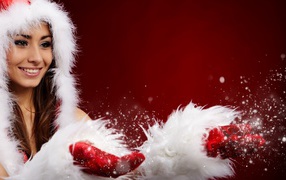 Девушка в рождественской одежде