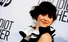 Брюнетка Дешанель