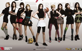 Корейские девушки в спортивной одежде