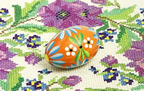 Яйцо на вышивке на Пасху