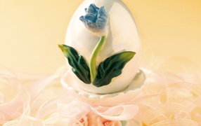 Яйцо с цветком на Пасху