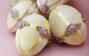 Яйца в тканевой оболочке на Пасху