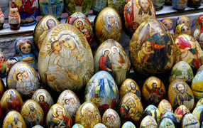 Яйца с изображением икон на Пасху