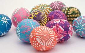 Sunny ornamental eggs for Easter