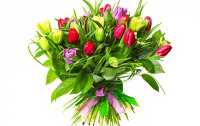 Разноцветные тюльпаны девушке на восьмое марта