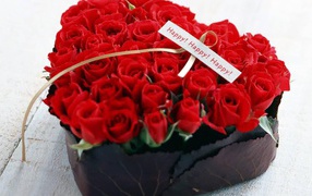 Корзинка роз на День Святого Валентина