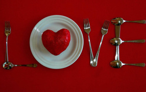 Признание из посуды на День Святого Валентина 14 февраля