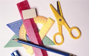 Содержимое портфеля в День знаний 1 сентября