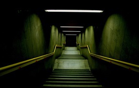 Лестница ведущая в темноту