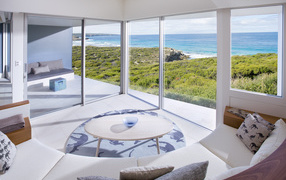 Веранда в доме на берегу моря