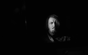 Актер Максим Суханов