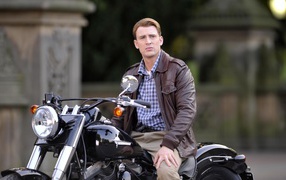 Популярный Крис Эванс