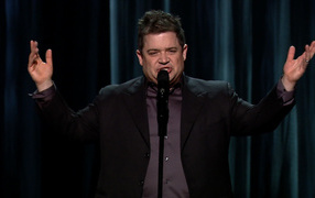 Известный актер Пэттон Освальт