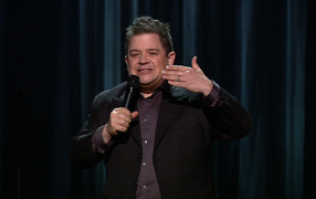 Популярный актер Пэттон Освальт