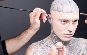 Популярный Рик Жене