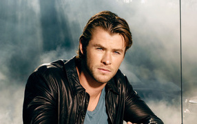  Актер Крис Хемсворт