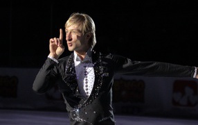 Евгений Плющенко во время выступления