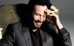 Киану Ривз смеется