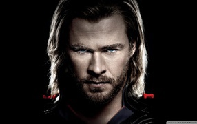 Популярный Кино актер Крис Хемсворт