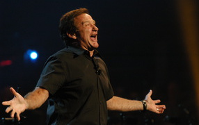 Робин Уильямс радуется