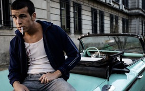 Известный актер Марио Касас