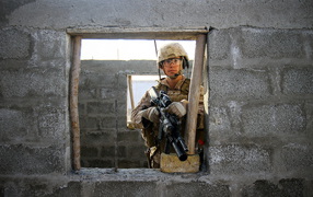 Солдат на учениях