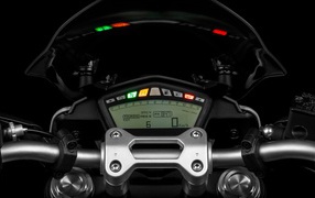 Красивый мотоцикл в москве Ducati Hyperstrada