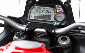 Красивый мотоцикл Ducati Multistrada 1200 S Granturismo