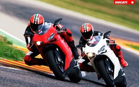 Красивый мотоцикл Ducati Superbike 848 Evo