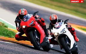 Красивый мотоцикл Ducati Superbike 848 Evo