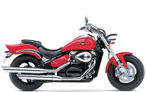 Красивый мотоцикл Suzuki Intruder M800